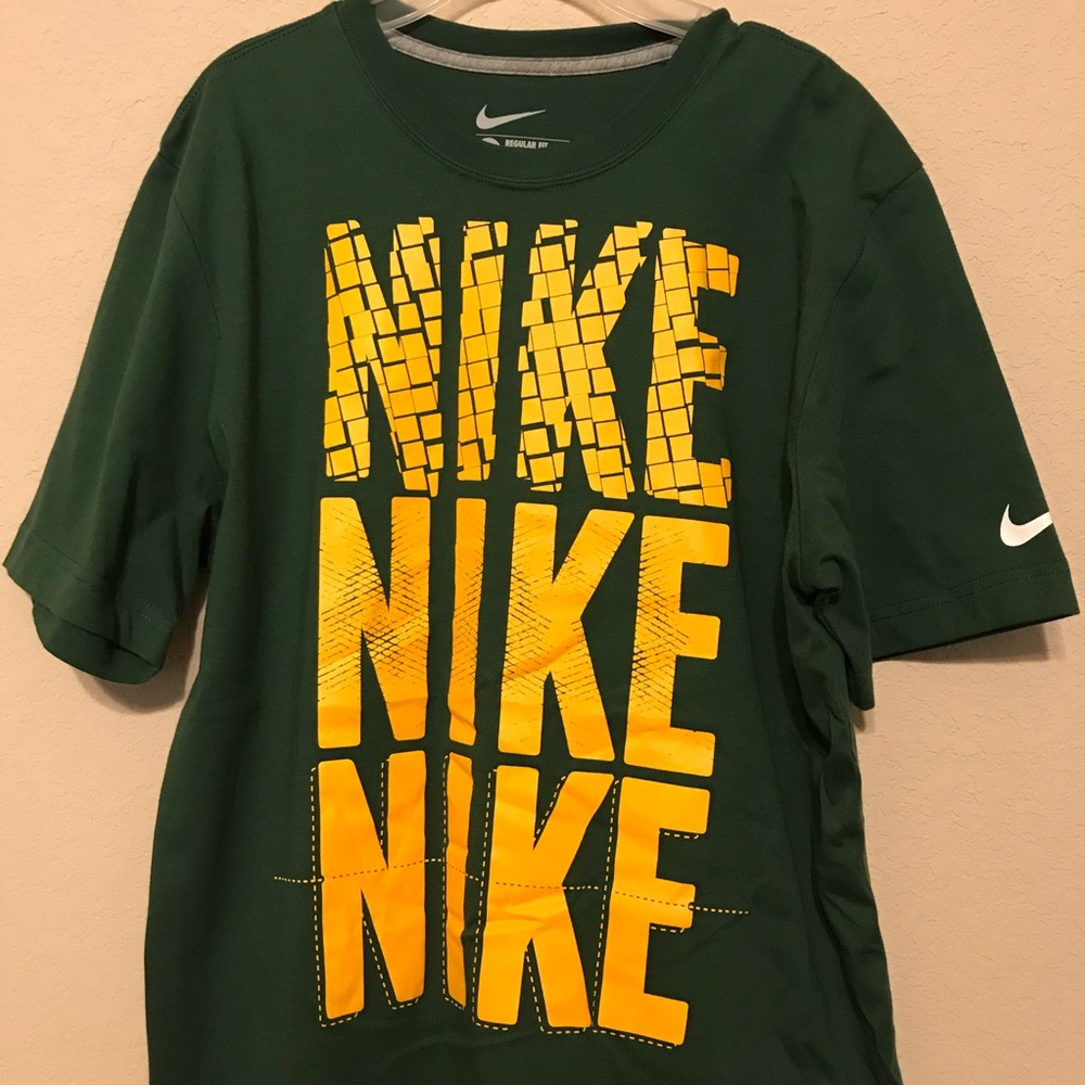 Men’s Nike Shirt Sz Large